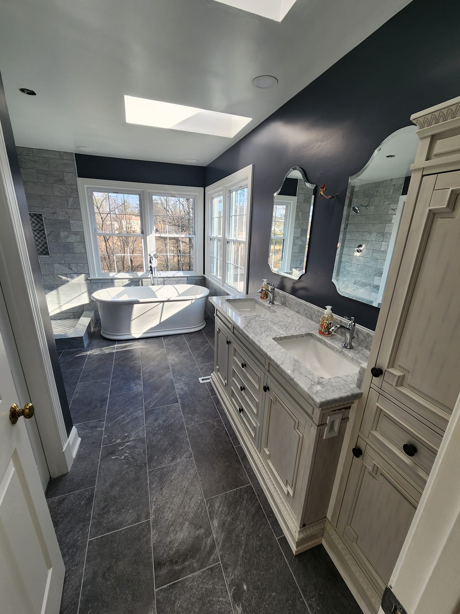 Double-vanity master bath